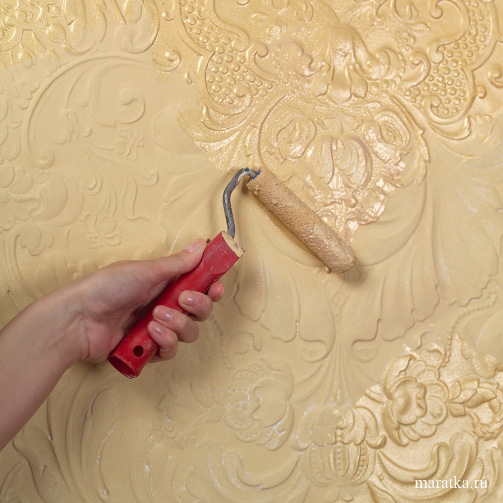 How to paint over wallpaper with your own hands
