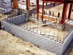 How to build a concrete block wall