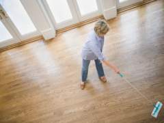 Clean a bamboo floor yourself