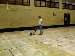 Professional cleaning of vinyl flooring