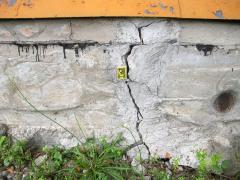 How to fix a cracked foundation