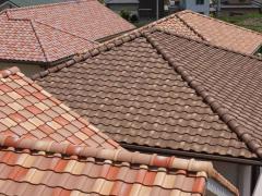 Roof with a properly installed clay roof tiles
