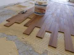 Laying flooring on a special adhesive