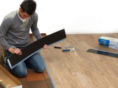 Vinyl self-adhesive flooring