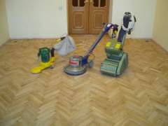 Scraping machine is used to replace the flooring